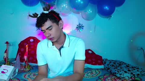 javi15  online show from 26, 12, 2024