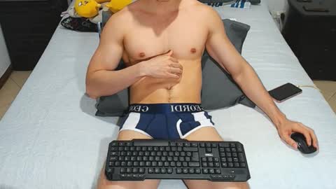 Snapshot of jahshot4 chatting on 17, 11, 2025 jahshot4 online show from 17, 11, 2025