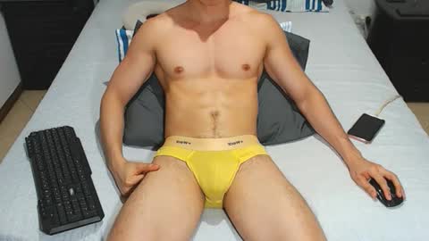 Snapshot of jahshot4 chatting on 18, 11, 2025 jahshot4 online show from 18, 11, 2025