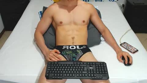 Snapshot of jahshot4 chatting on 23, 11, 2025 jahshot4 online show from 23, 11, 2025