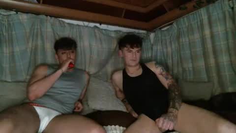 Snapshot of jakeandleoxxx chatting on 14, 3, 2026 JakeandLeo online show from 14, 3, 2026