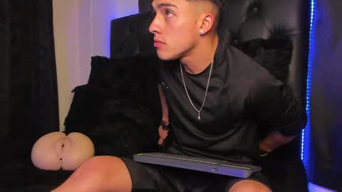 LeonardoInsta LeonardoperezcoPvt open online show from 14, 1, 2025