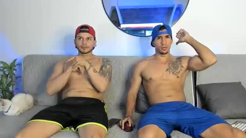 Snapshot of james_and_max chatting on 15, 5, 2026 james_and_max online show from 15, 5, 2026