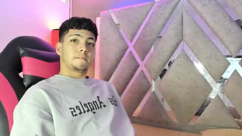 Snapshot of james_hill7 chatting on 6, 11, 2025 James Hill online show from 6, 11, 2025