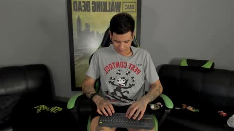 Snapshot of jamesinked_ chatting on 15, 12, 2024 Jamesinked online show from 15, 12, 2024