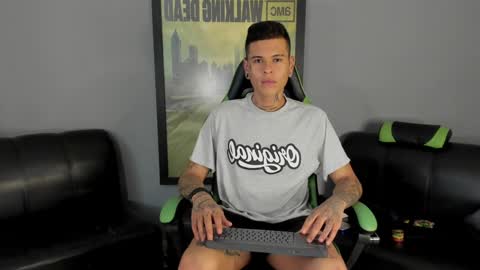 Snapshot of jamesinked_ chatting on 28, 12, 2024 Jamesinked online show from 28, 12, 2024