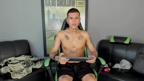 Snapshot of jamesinked_ chatting on 4, 1, 2025 Jamesinked online show from 4, 1, 2025