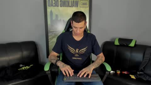 Snapshot of jamesinked_ chatting on 11, 1, 2025 Jamesinked online show from 11, 1, 2025