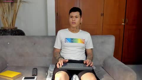 Jamesinked  online show from 13, 11, 2025