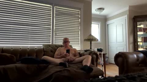 jamesjoyce52 online show from 2, 11, 2025