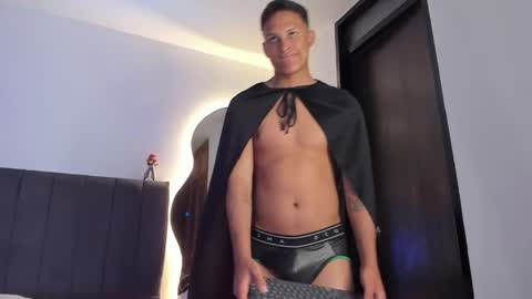 Snapshot of jamesowenn chatting on 4, 5, 2026 James Owenn online show from 4, 5, 2026