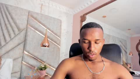 Snapshot of jamesparck chatting on 12, 1, 2025 James online show from 12, 1, 2025