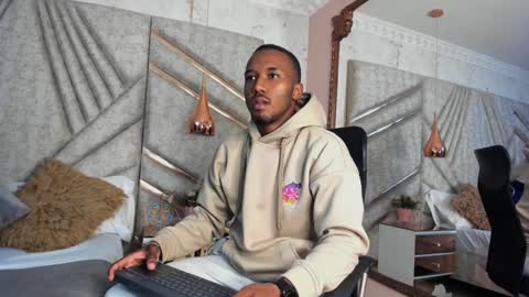 Snapshot of jamesparck chatting on 19, 1, 2025 James online show from 19, 1, 2025