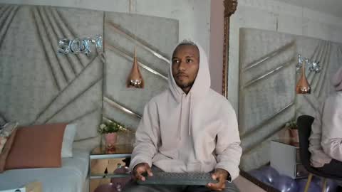 Snapshot of jamesparck chatting on 20, 2, 2025 James online show from 20, 2, 2025