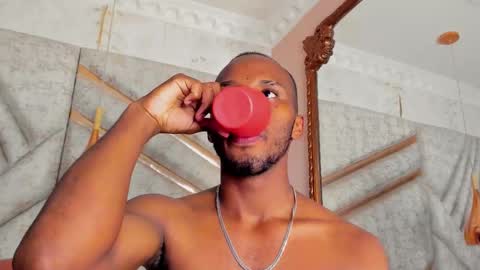 Snapshot of jamesparck chatting on 1, 3, 2025 James online show from 1, 3, 2025