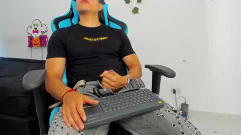 Jamess hott online show from 24, 1, 2025