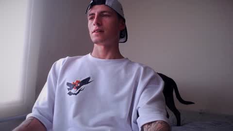 Snapshot of jamesss____ chatting on 12, 12, 2024 jamesss____ online show from 12, 12, 2024