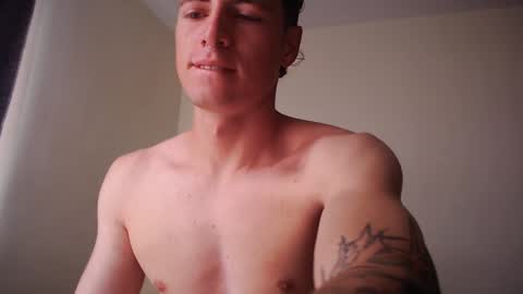 Snapshot of jamesss____ chatting on 17, 12, 2024 jamesss____ online show from 17, 12, 2024