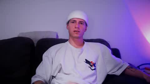 Snapshot of jamesss____ chatting on 8, 3, 2025 jamesss____ online show from 8, 3, 2025