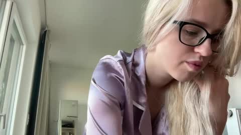 Snapshot of jamikaweicht chatting on 8, 6, 2026 Nicole online show from 8, 6, 2026