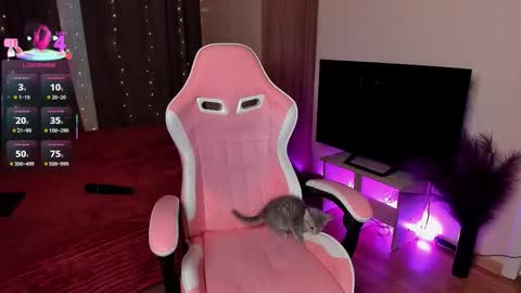 Snapshot of jane_paws chatting on 12, 11, 2025 Jane online show from 12, 11, 2025