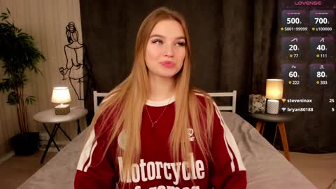 Day Alice Night Stella online show from 29, 12, 2024