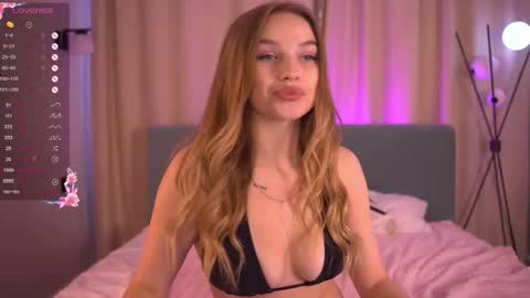 Day Alice Night Stella online show from 27, 3, 2026