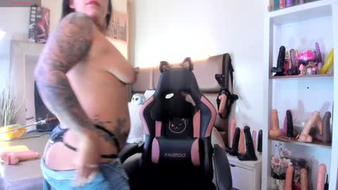 Janette online show from 1, 2, 2025