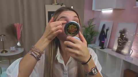 Hi Im Alice and here youll find something online show from 12, 10, 2025