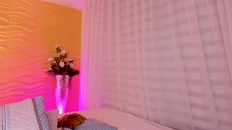 Jasmin Evans online show from 4, 2, 2025