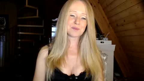 Snapshot of jasmin2310 chatting on 7, 6, 2026 Jasmiiinfox online show from 7, 6, 2026