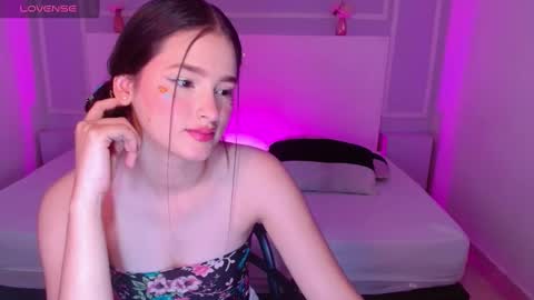 Snapshot of jasminebella0 chatting on 2, 3, 2025 Jazmin online show from 2, 3, 2025