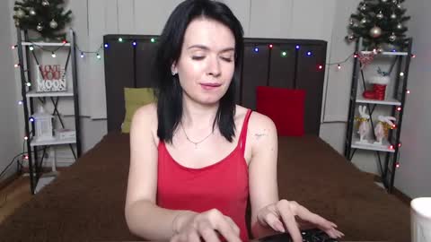JasmineKouch online show from 18, 1, 2025