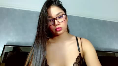 Jazmin online show from 4, 10, 2025