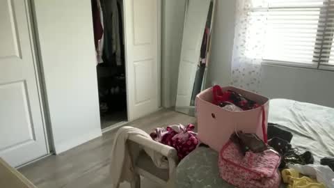 Jasmine Tate online show from 17, 4, 2026