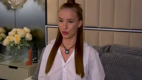 Snapshot of jasminglow chatting on 18, 7, 2026 Jasmin online show from 18, 7, 2026