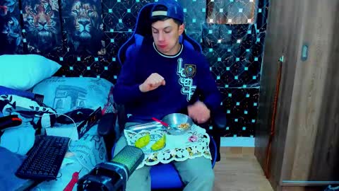 Javier online show from 15, 12, 2025