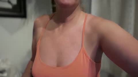 Snapshot of javlovesu chatting on 1, 4, 2026 JAV online show from 1, 4, 2026