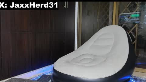 Snapshot of jaxxxonherd chatting on 5, 2, 2025 Michael online show from 5, 2, 2025