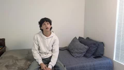 Snapshot of jaycex_69 chatting on 4, 6, 2026 THE HOUSE online show from 4, 6, 2026