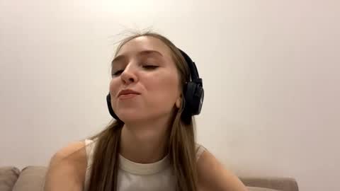 Snapshot of jayehubiak chatting on 3, 3, 2026 Isabella Rose online show from 3, 3, 2026