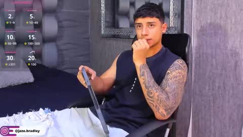 jaze_bradley online show from 8, 10, 2025