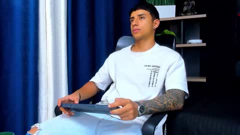 jaze_bradley online show from 23, 12, 2025