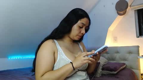 Jazmin and Scarlett online show from 20, 10, 2025