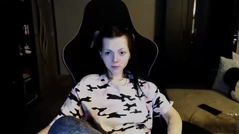 Snapshot of jazzminneluvv chatting on 8, 3, 2025 JAZZMINNE LOVE online show from 8, 3, 2025