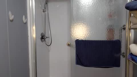 J Nicole online show from 14, 4, 2026