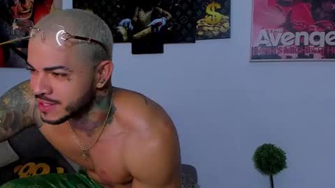 Jean  axelcrow       Modelo Independiente online show from 8, 3, 2025