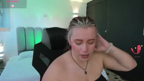 Snapshot of jeannewilliams_ chatting on 22, 7, 2026 Jeanne Williams online show from 22, 7, 2026