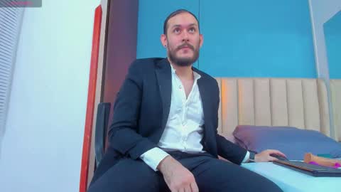 Jeanpiere online show from 5, 12, 2025