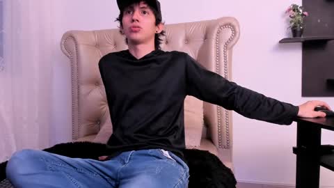 Snapshot of jeanram018 chatting on 5, 3, 2025 jeanram018 online show from 5, 3, 2025